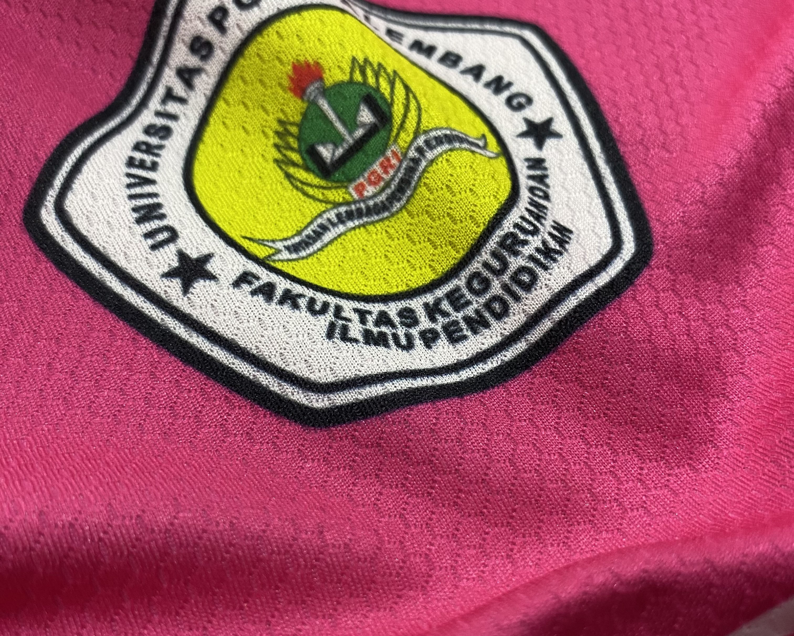 Bahan jersey Benzema medium cocok untuk pembuatan jersey custom Palembang